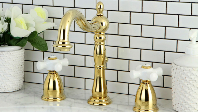 Polished brass – bathroom hardware