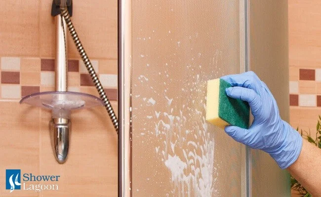 keep-limescale-off-glass-door