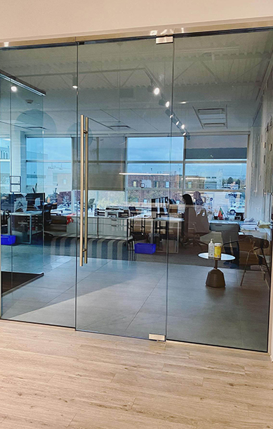 Glass_storefront